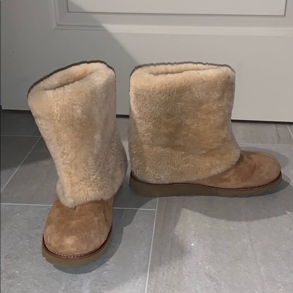 Worn twice ugg boots size 10
